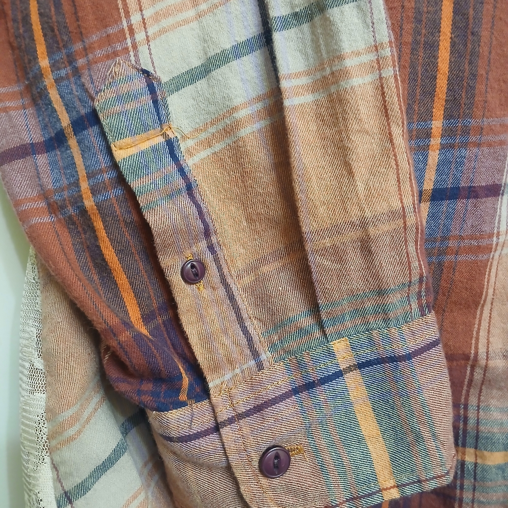 Rue+ Brand Button Up Woman's Shirt with Lace Backing-New Without Tags! - Picture 6 of 8
